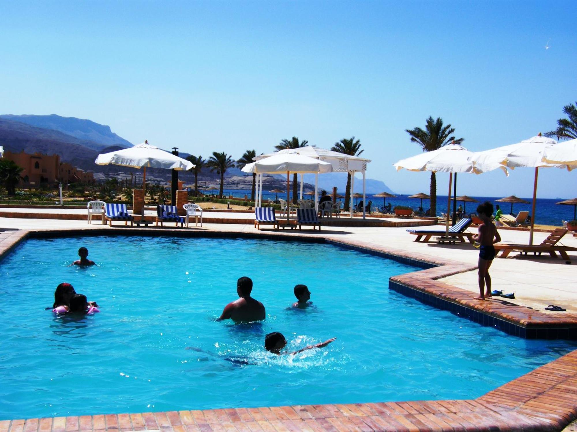 Dome Marina Hotel & Resort Ain Sokhna Ain Suchna Exterior foto