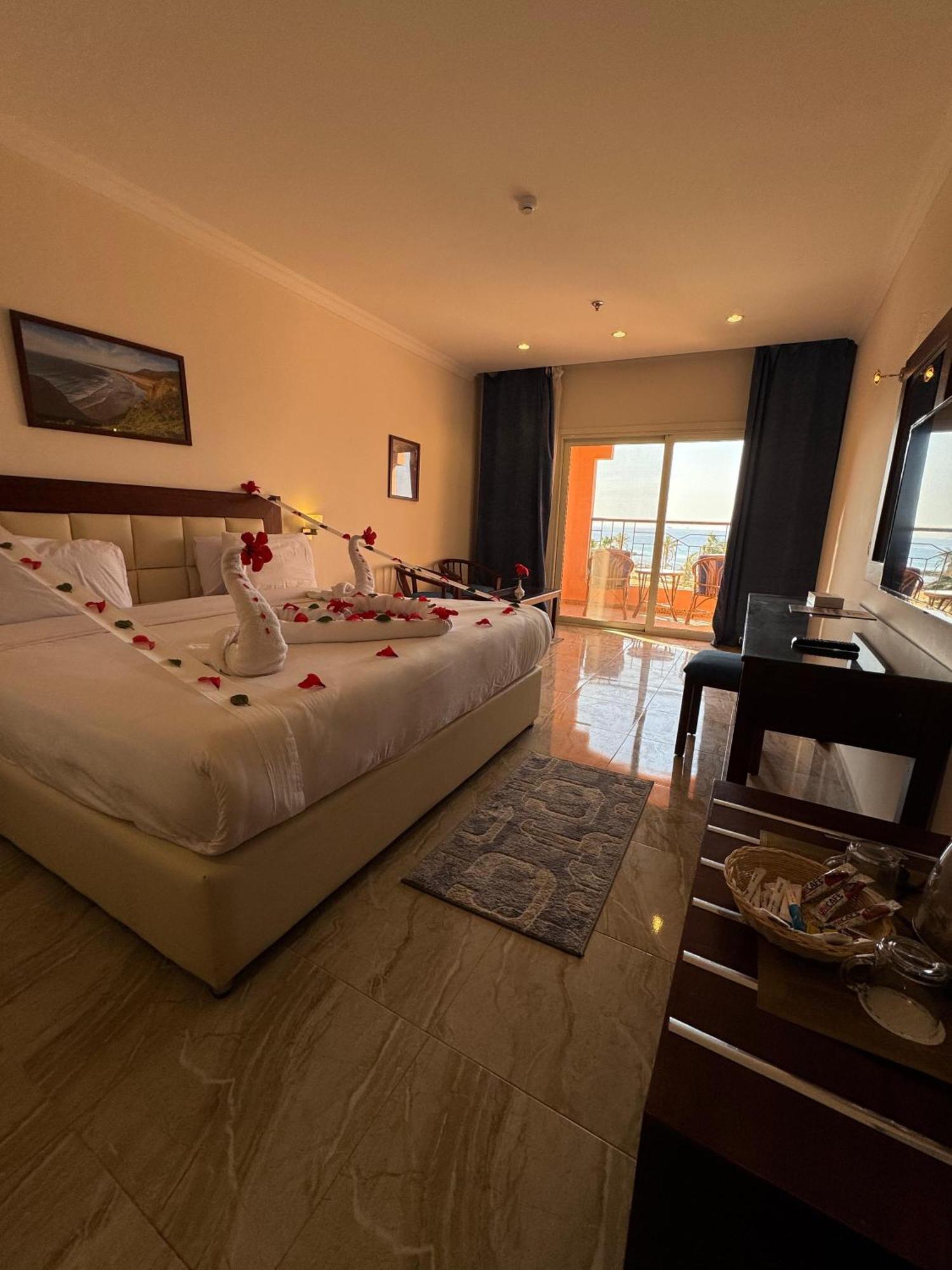 Dome Marina Hotel & Resort Ain Sokhna Ain Suchna Exterior foto