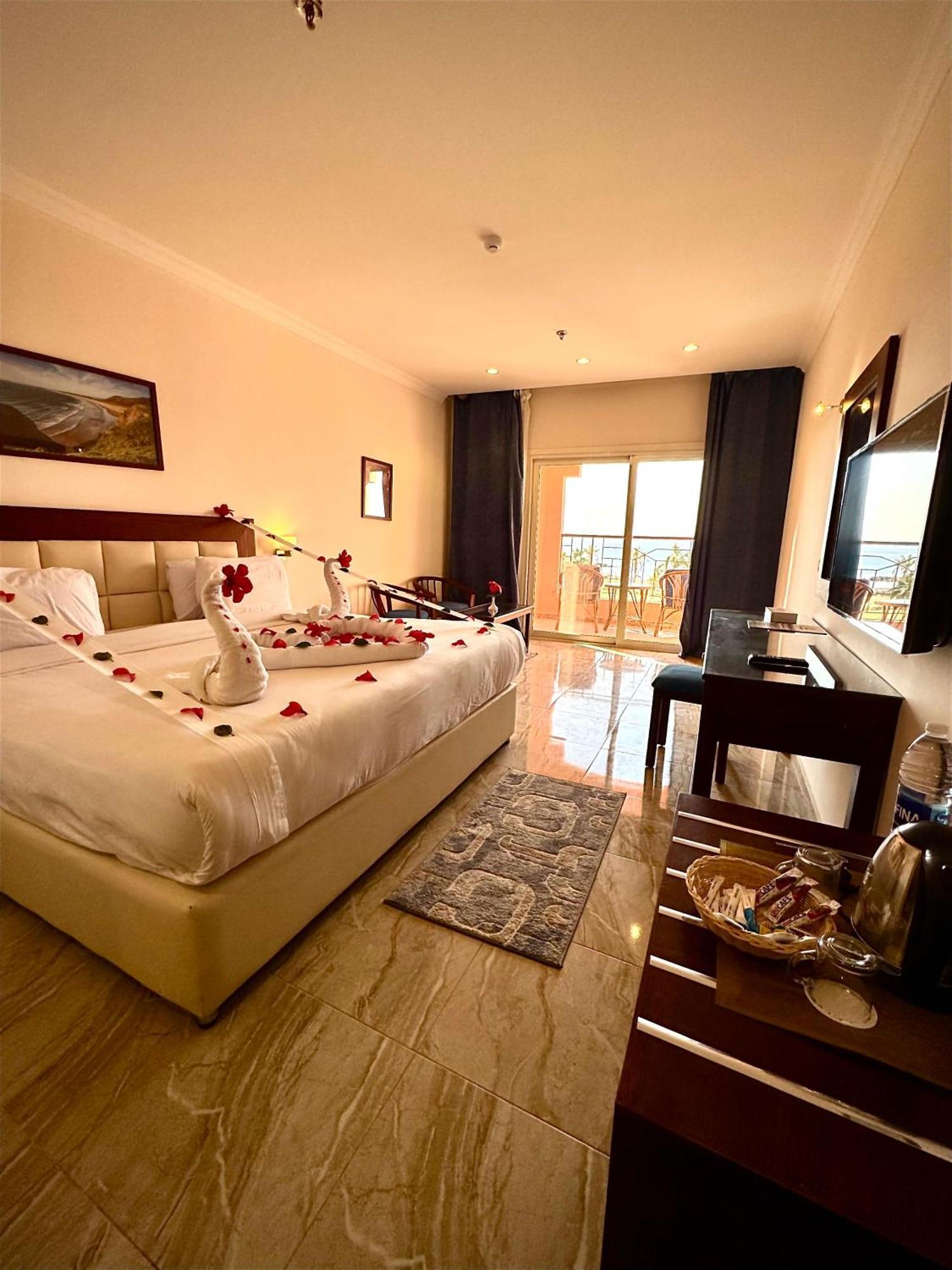 Dome Marina Hotel & Resort Ain Sokhna Ain Suchna Exterior foto
