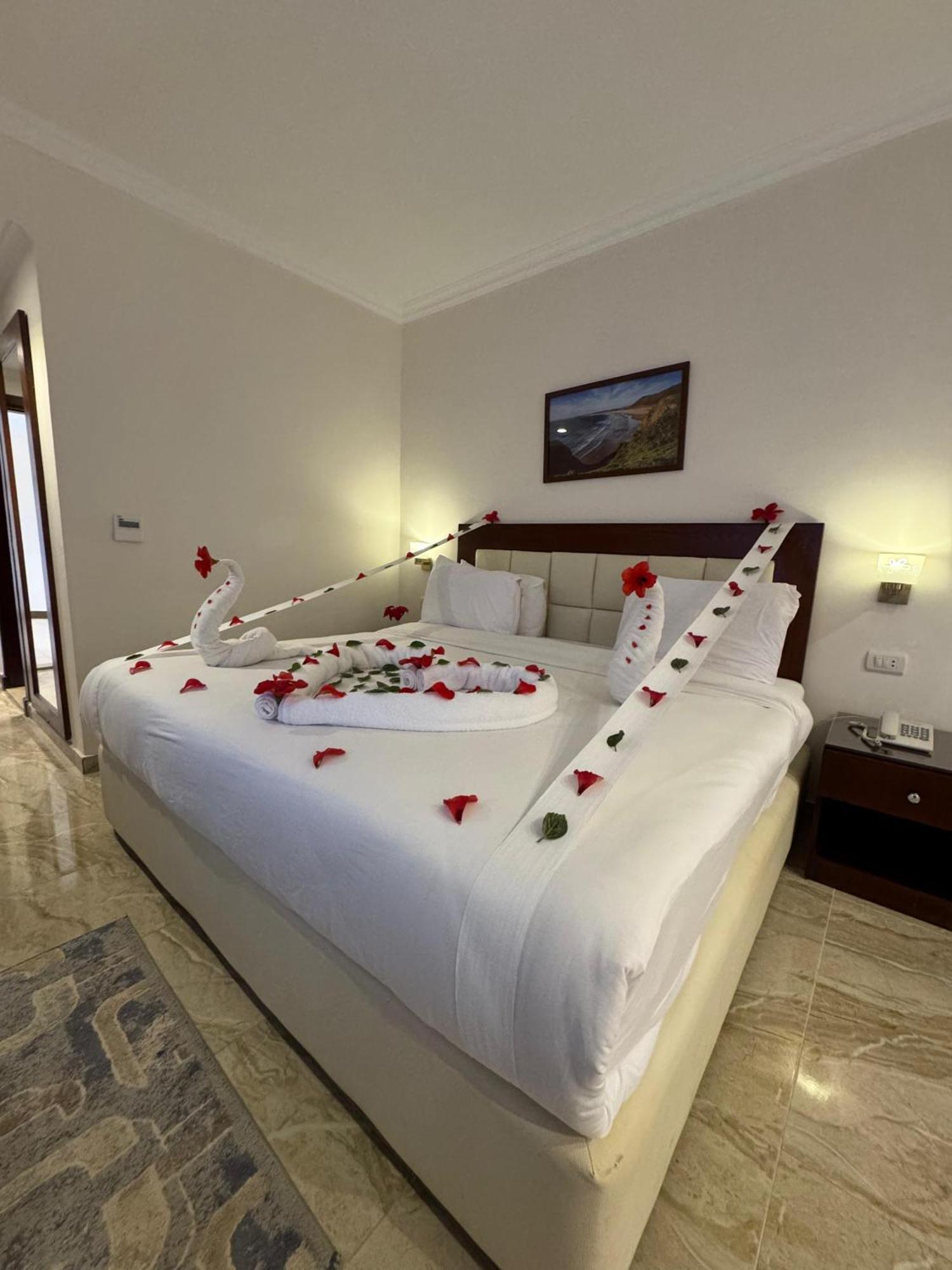Dome Marina Hotel & Resort Ain Sokhna Ain Suchna Exterior foto